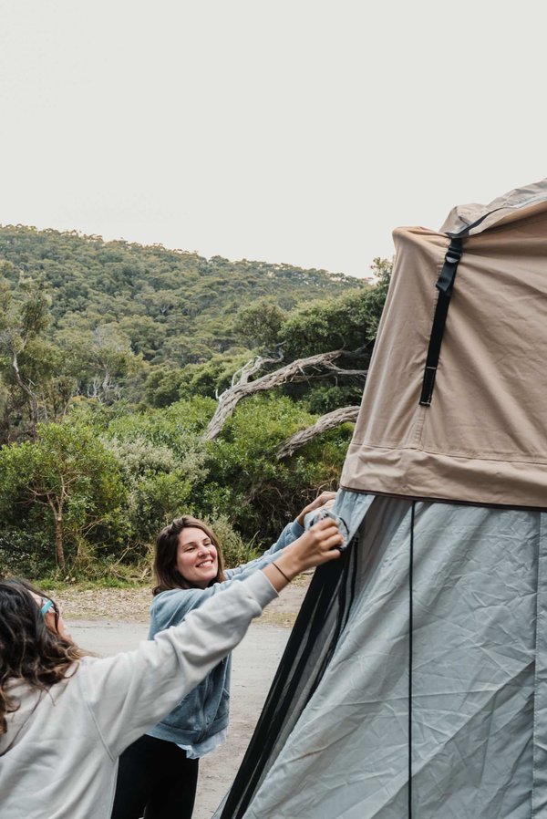 Partir à l'aventure avec une tente de toit de qualité : les critères de choix