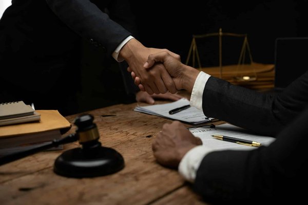 Est-il nécessaire de faire valider un devis d'artisan par un avocat ?